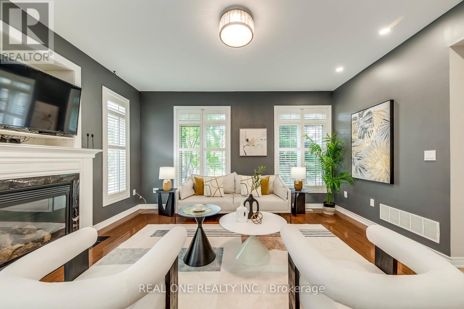 1254 Jezero Crescent, Oakville, Ontario  L6H 0B5 - Photo 7 - W12540700