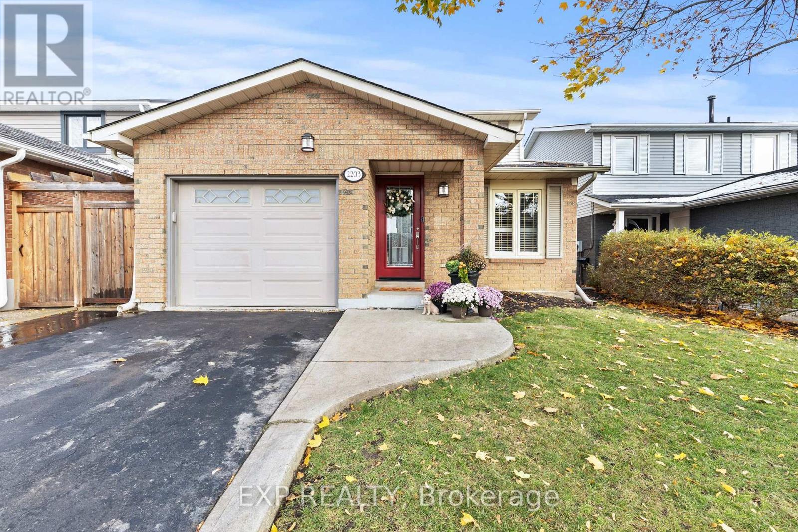 2203 HUNT CRESCENT, Burlington, Ontario