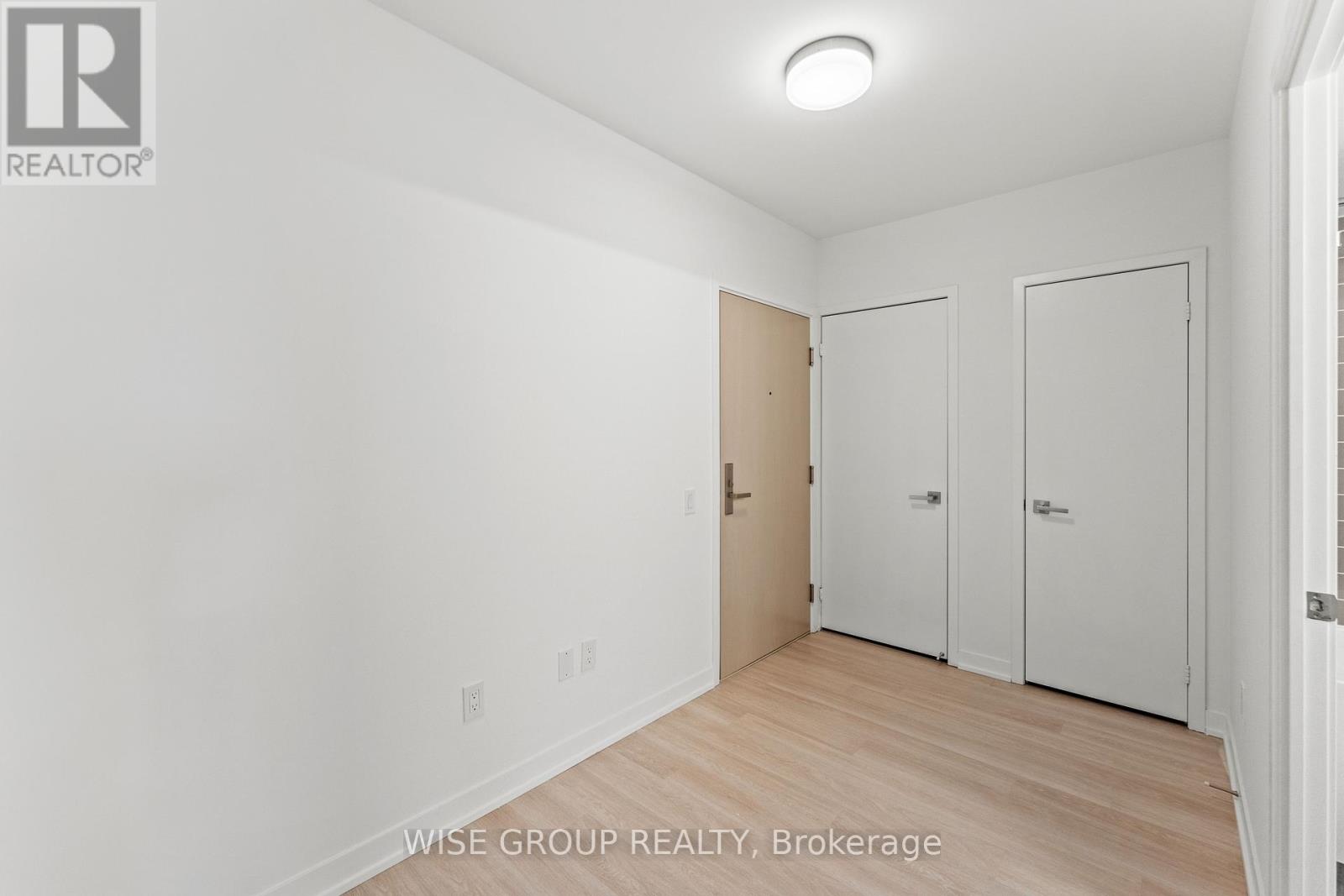 1104 - 500 Wilson Avenue, Toronto, Ontario  M3H 5Y9 - Photo 2 - C12540766