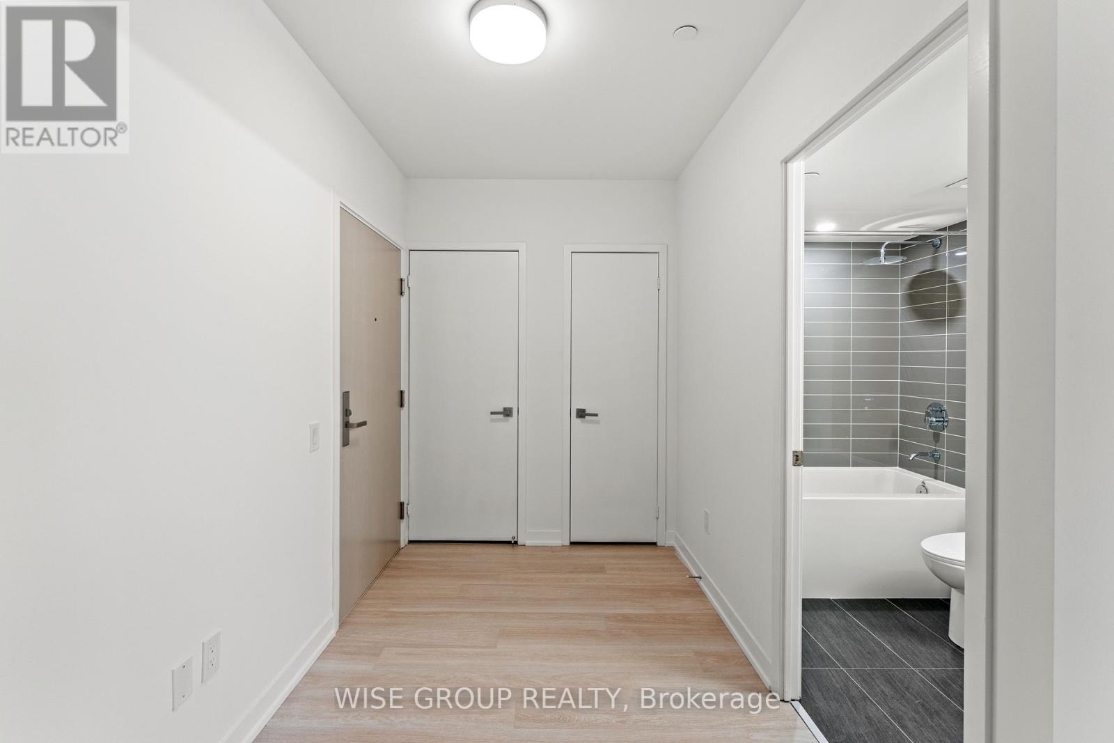 1104 - 500 Wilson Avenue, Toronto, Ontario  M3H 5Y9 - Photo 3 - C12540766