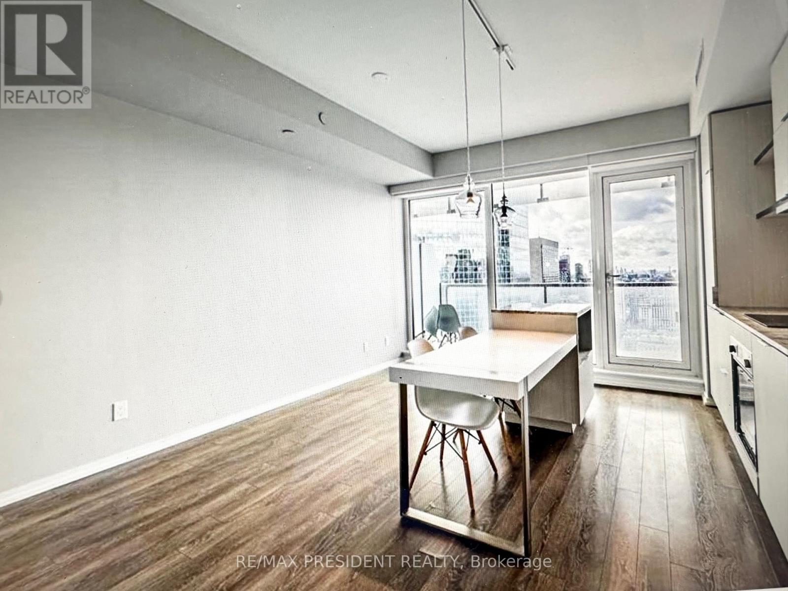 1310 - 197 Yonge Street, Toronto, Ontario  M5B 1M4 - Photo 21 - C12540778