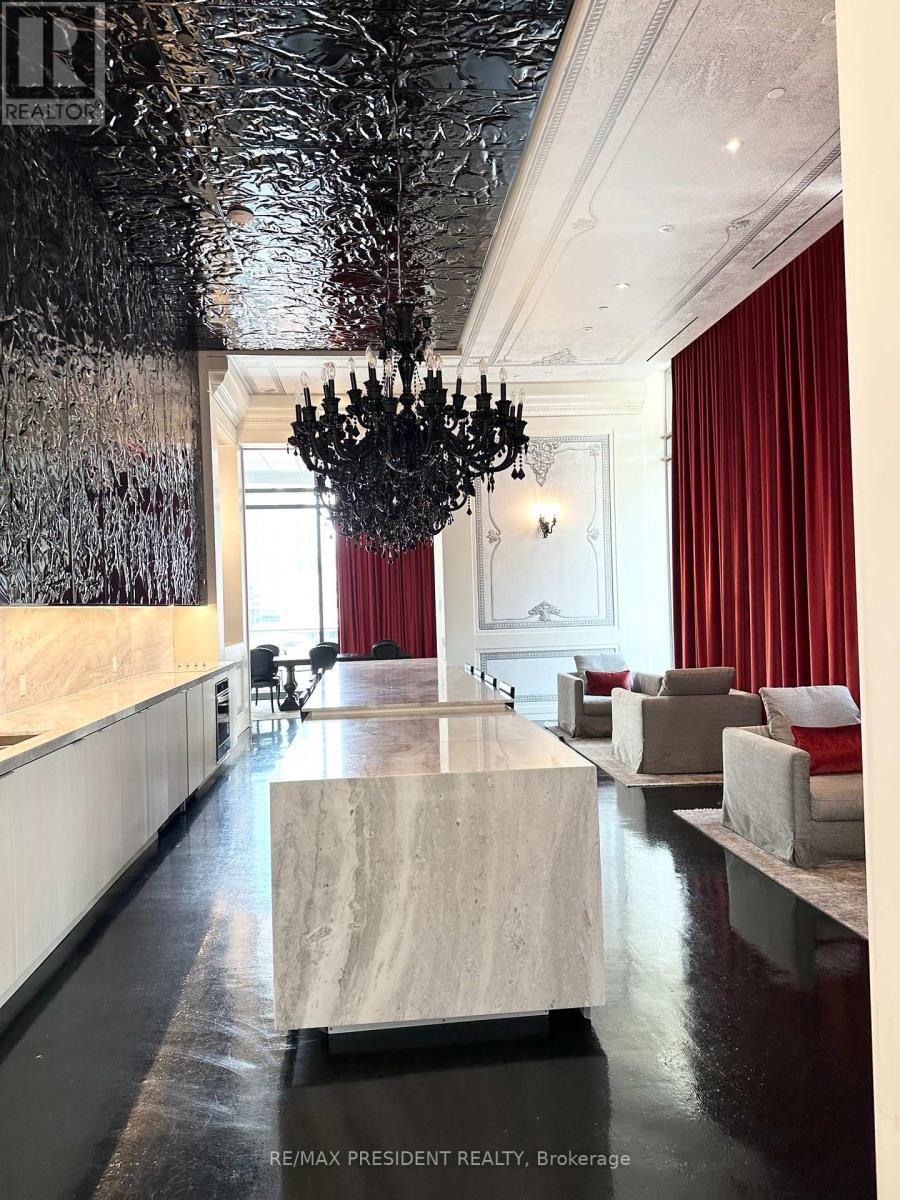 1310 - 197 Yonge Street, Toronto, Ontario  M5B 1M4 - Photo 6 - C12540778