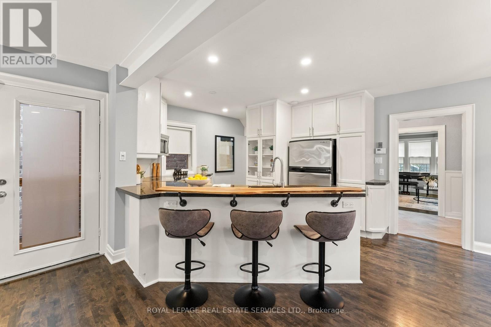 61 Braeside Road, Toronto, Ontario  M4N 1X9 - Photo 8 - C12540856