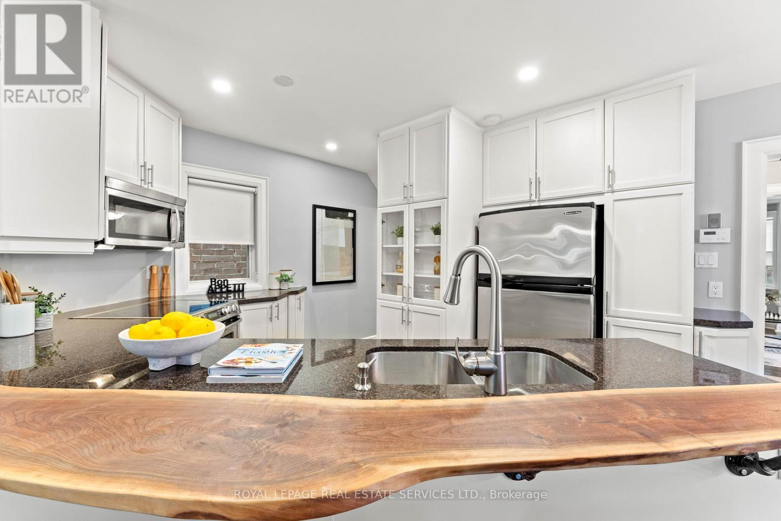 61 Braeside Road, Toronto, Ontario  M4N 1X9 - Photo 9 - C12540856