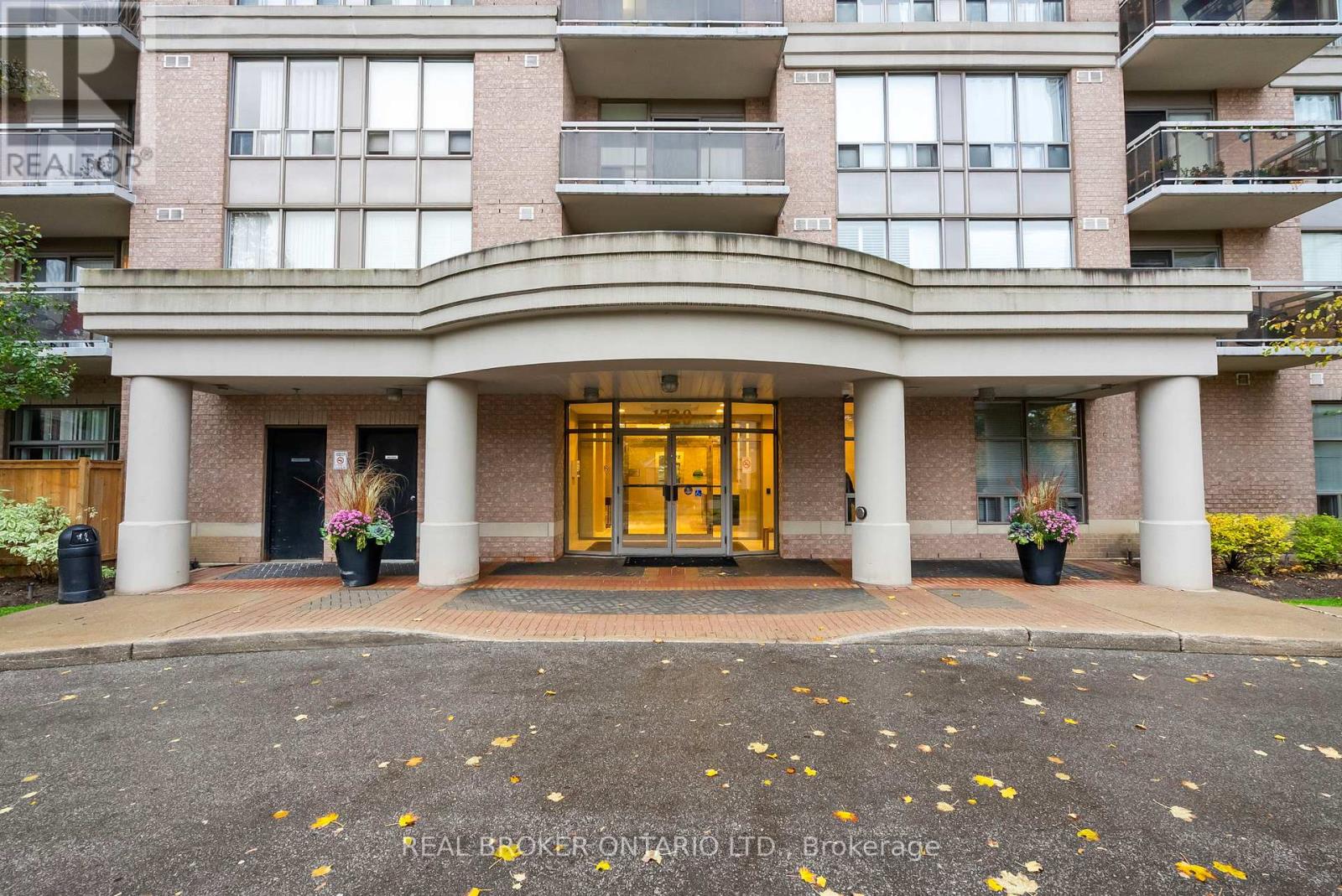 601 - 1720 Eglinton Avenue E, Toronto, Ontario  M4A 2X8 - Photo 2 - C12540866