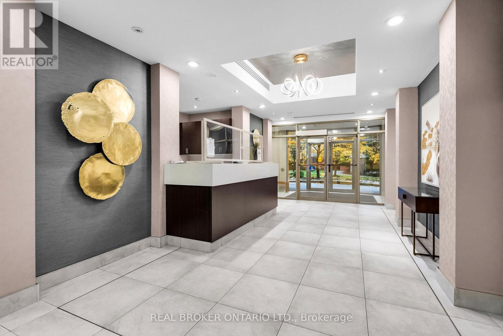 601 - 1720 Eglinton Avenue E, Toronto, Ontario  M4A 2X8 - Photo 3 - C12540866