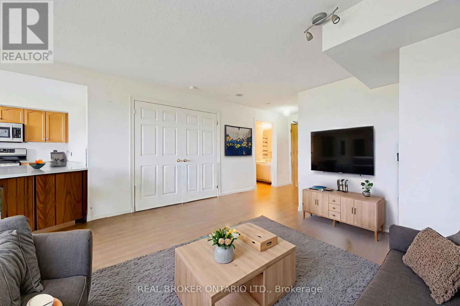 601 - 1720 Eglinton Avenue E, Toronto, Ontario  M4A 2X8 - Photo 8 - C12540866