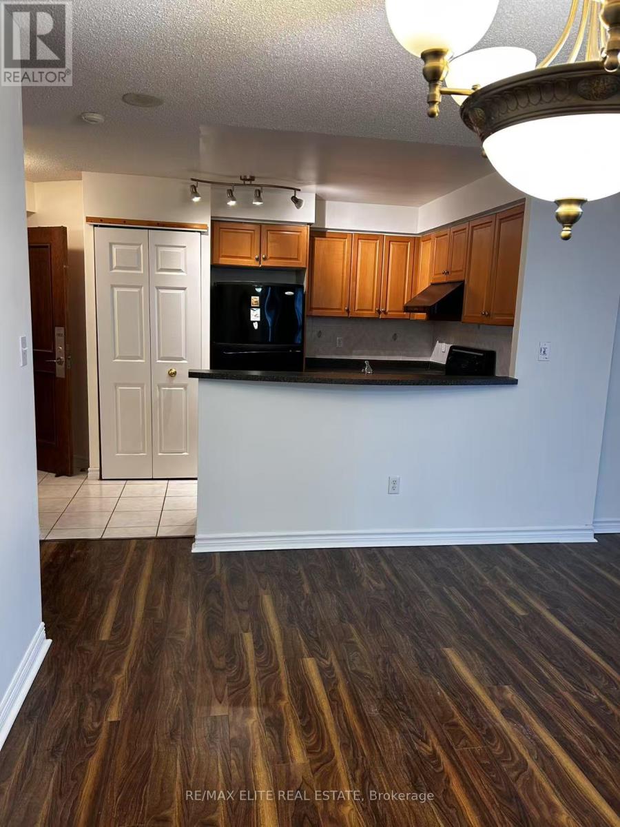 1805 - 7 Lorraine Drive, Toronto, Ontario  M2N 7H2 - Photo 8 - C12540872