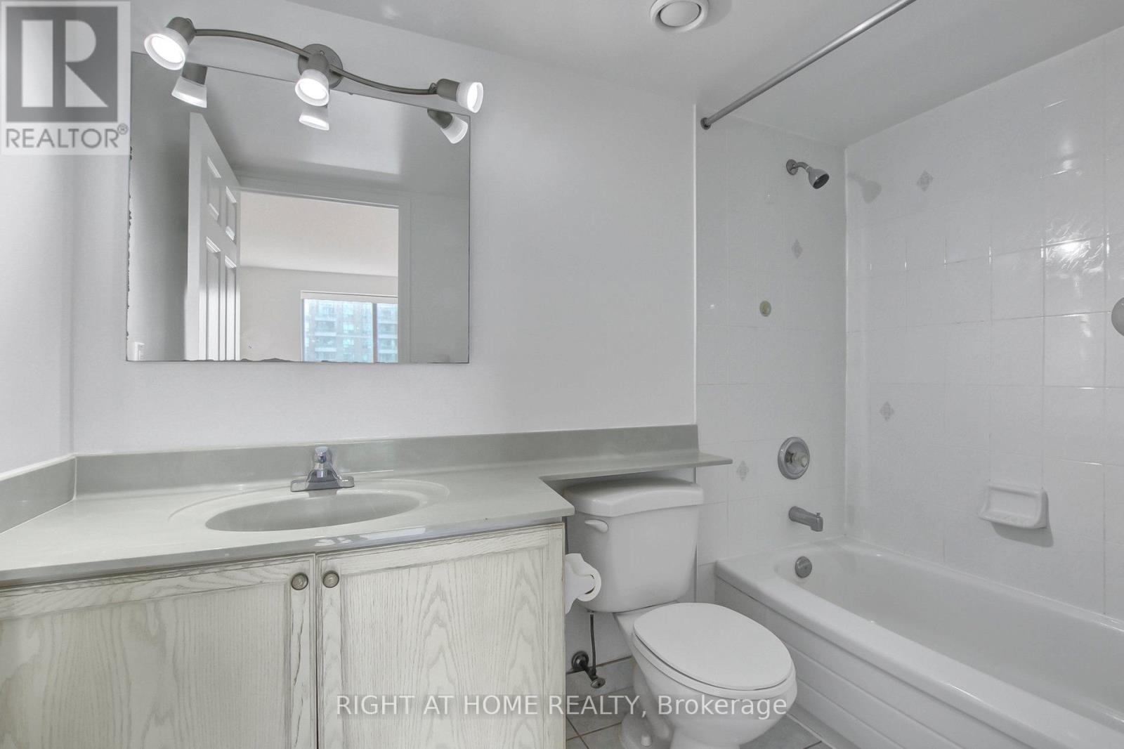 807 - 1 Pemberton Avenue, Toronto, Ontario  M2M 4L9 - Photo 17 - C12540902