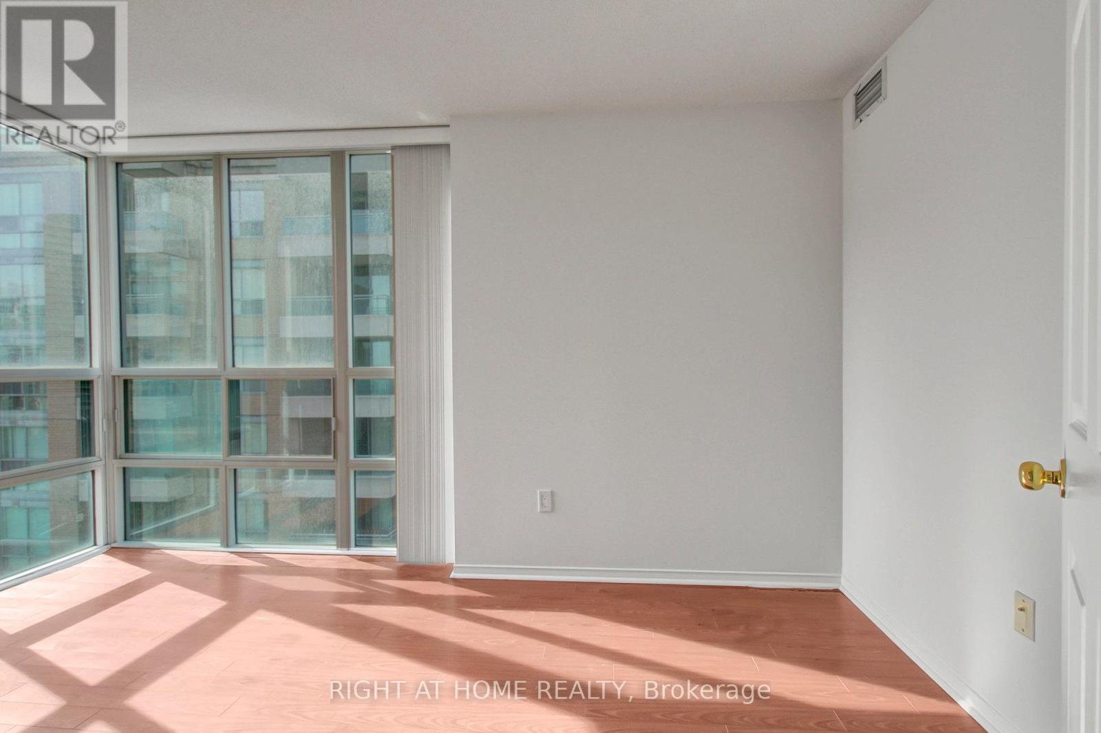 807 - 1 Pemberton Avenue, Toronto, Ontario  M2M 4L9 - Photo 21 - C12540902