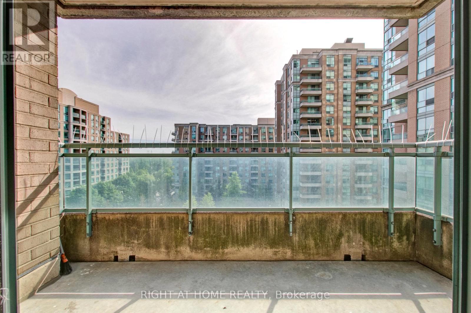 807 - 1 Pemberton Avenue, Toronto, Ontario  M2M 4L9 - Photo 25 - C12540902