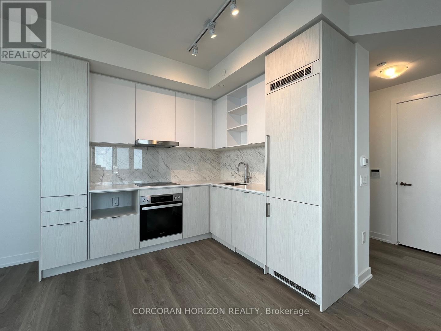 5708 - 55 Cooper Street, Toronto, Ontario  M5G 0G1 - Photo 13 - C12540916