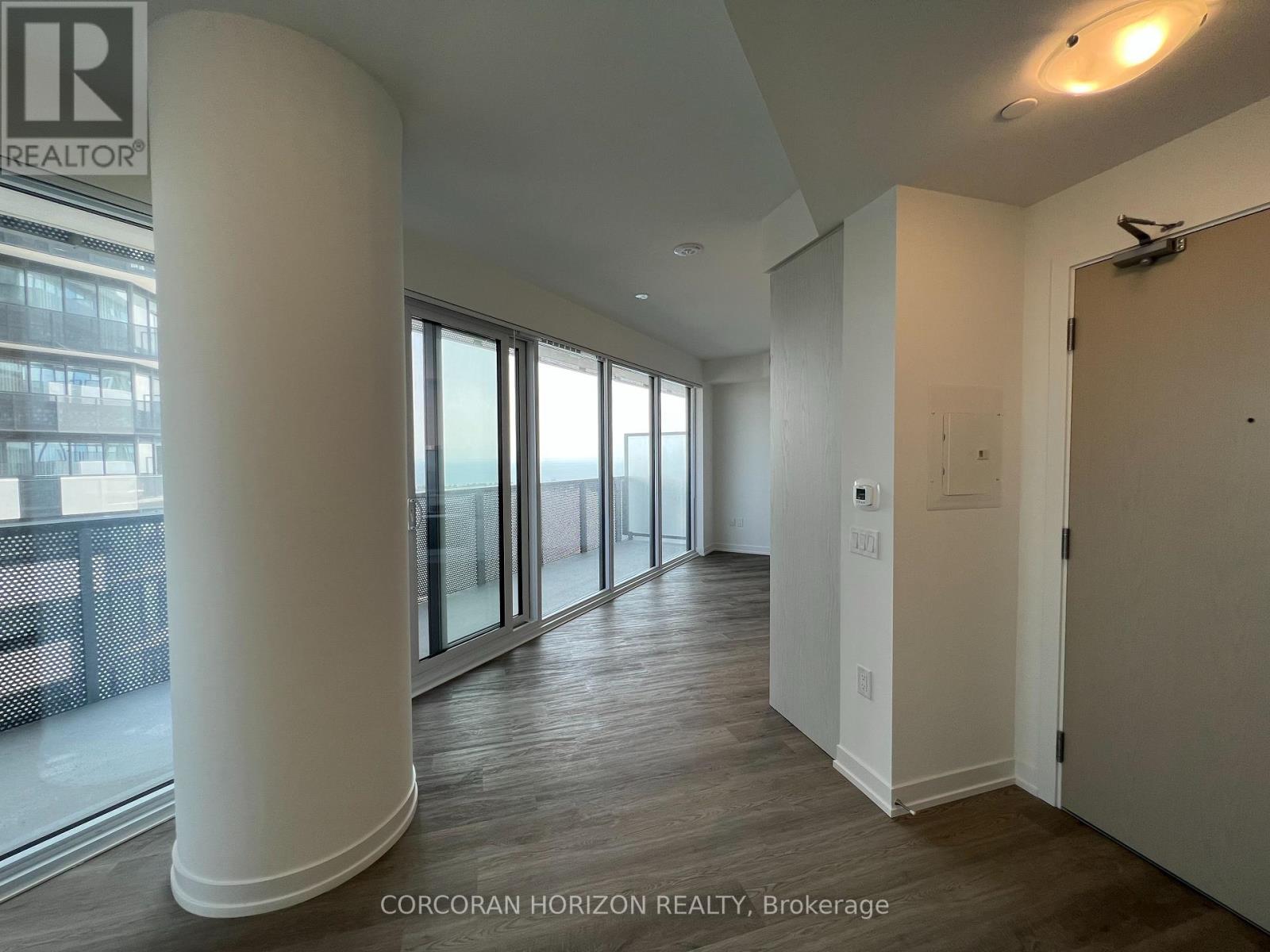 5708 - 55 Cooper Street, Toronto, Ontario  M5G 0G1 - Photo 3 - C12540916
