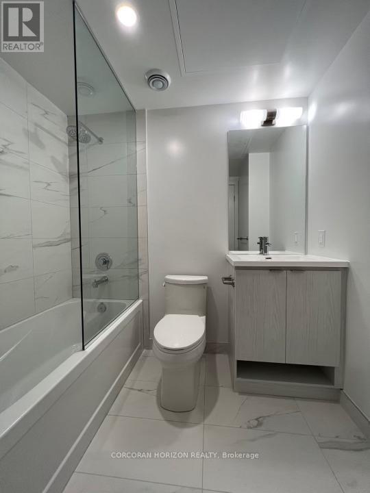 5708 - 55 Cooper Street, Toronto, Ontario  M5G 0G1 - Photo 9 - C12540916