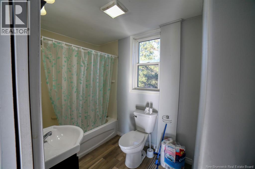 996-998 Riverside Drive, Bathurst, New Brunswick  E2A 2M7 - Photo 10 - NB129602