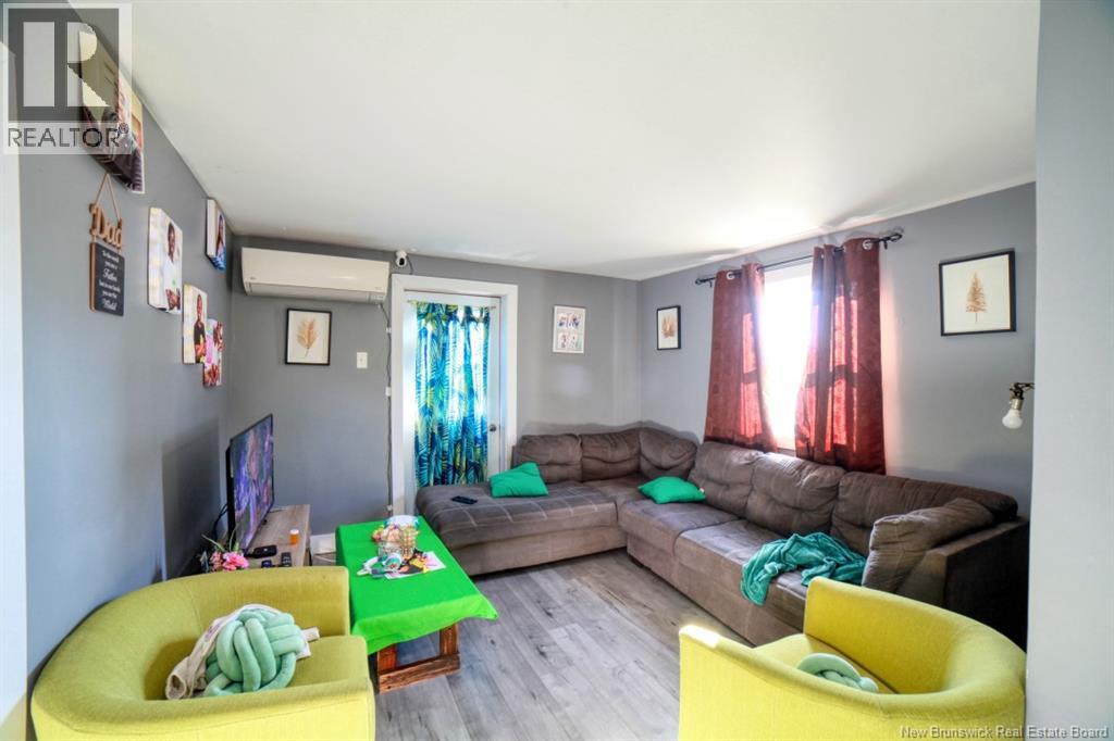 996-998 Riverside Drive, Bathurst, New Brunswick  E2A 2M7 - Photo 4 - NB129602