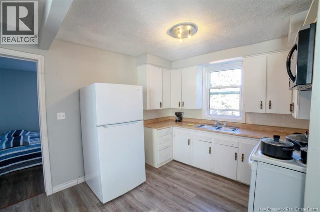 996-998 Riverside Drive, Bathurst, New Brunswick  E2A 2M7 - Photo 5 - NB129602