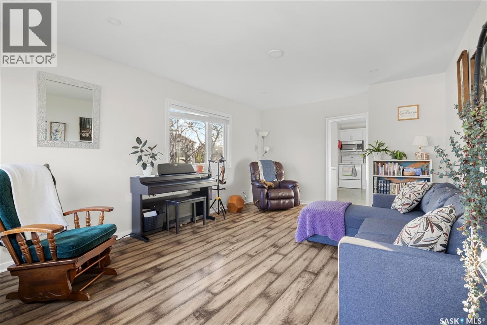 2724 Mcdonald Street, Regina, Saskatchewan  S4N 2Z8 - Photo 4 - SK023969