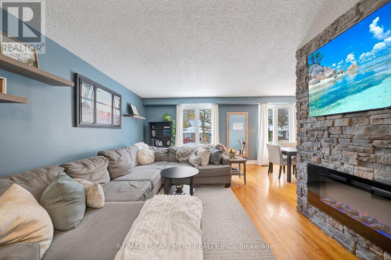 31 Raleigh Street, Hamilton, Ontario  L8W 1H4 - Photo 5 - X12540650