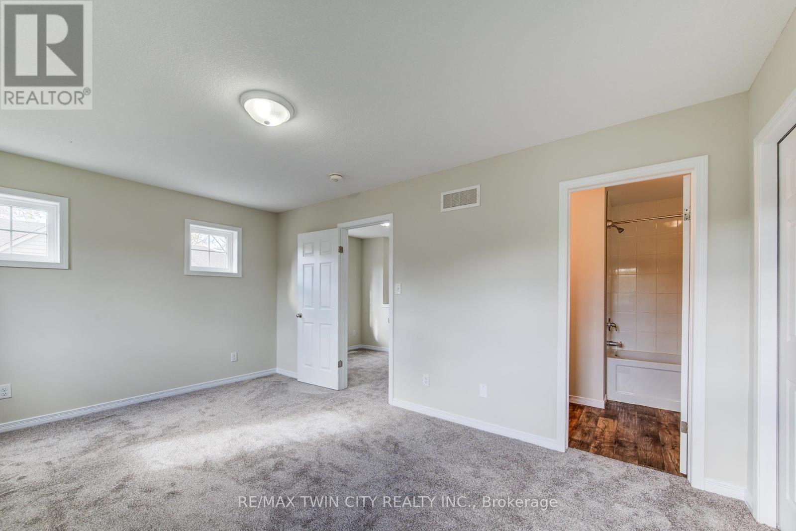 40 - 50 Pinnacle Drive, Kitchener, Ontario  N2P 1C5 - Photo 27 - X12540680