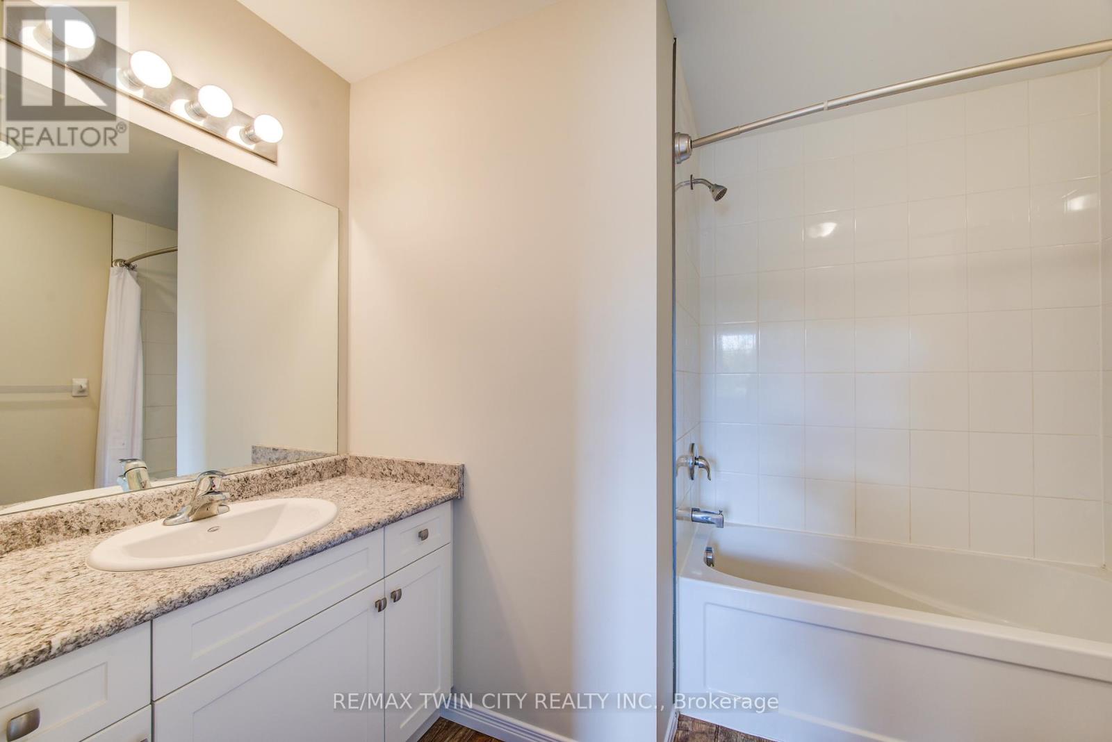 40 - 50 Pinnacle Drive, Kitchener, Ontario  N2P 1C5 - Photo 28 - X12540680