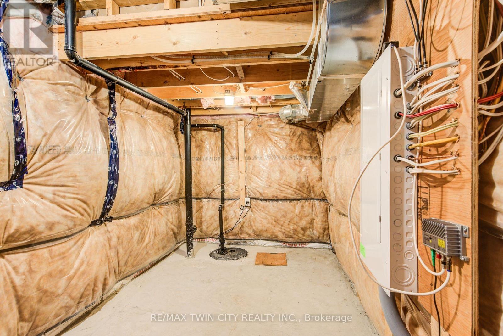 40 - 50 Pinnacle Drive, Kitchener, Ontario  N2P 1C5 - Photo 37 - X12540680