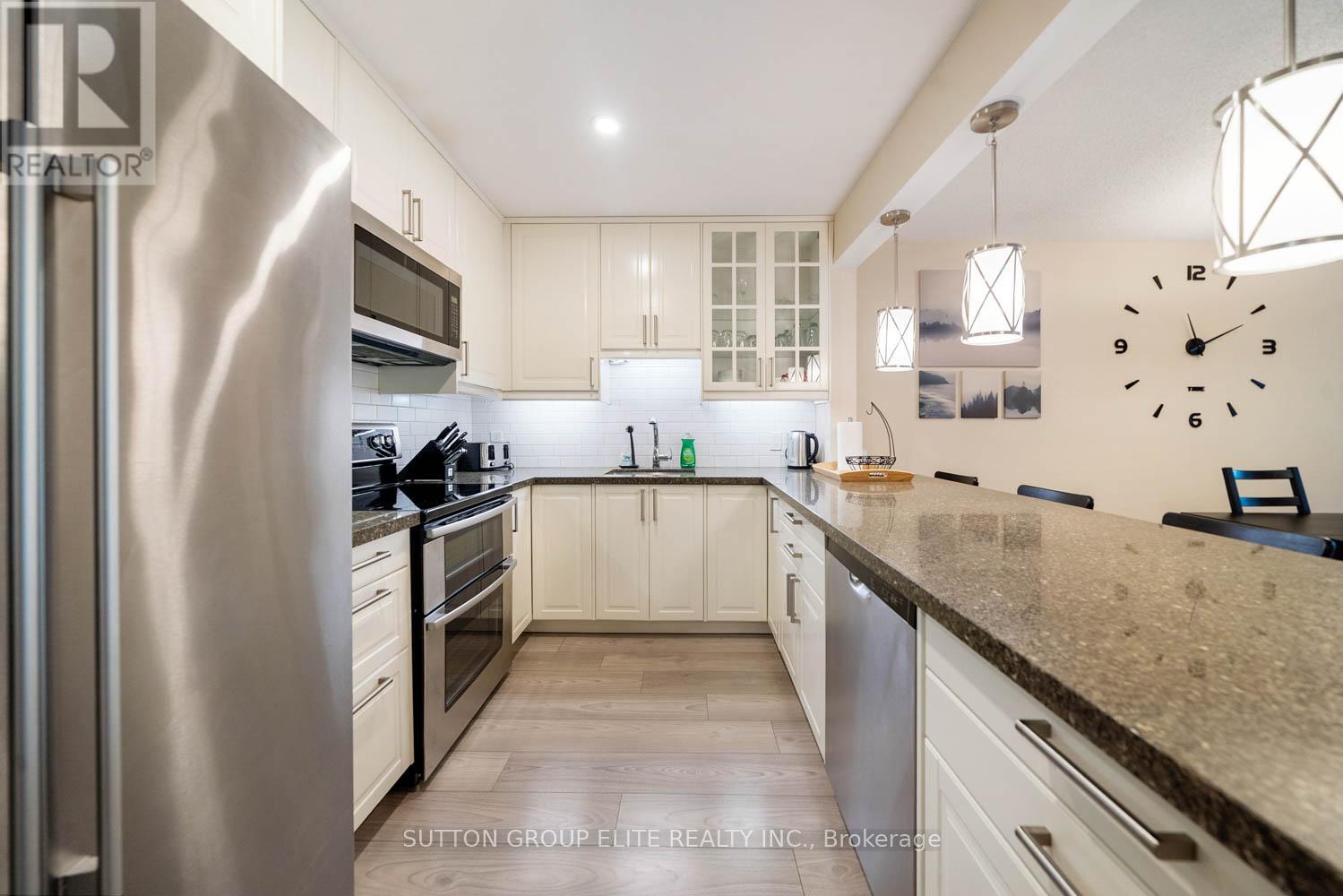 16 - 1611 Grandview Hilltop Drive, Huntsville, Ontario  P1H 2J5 - Photo 5 - X12540706