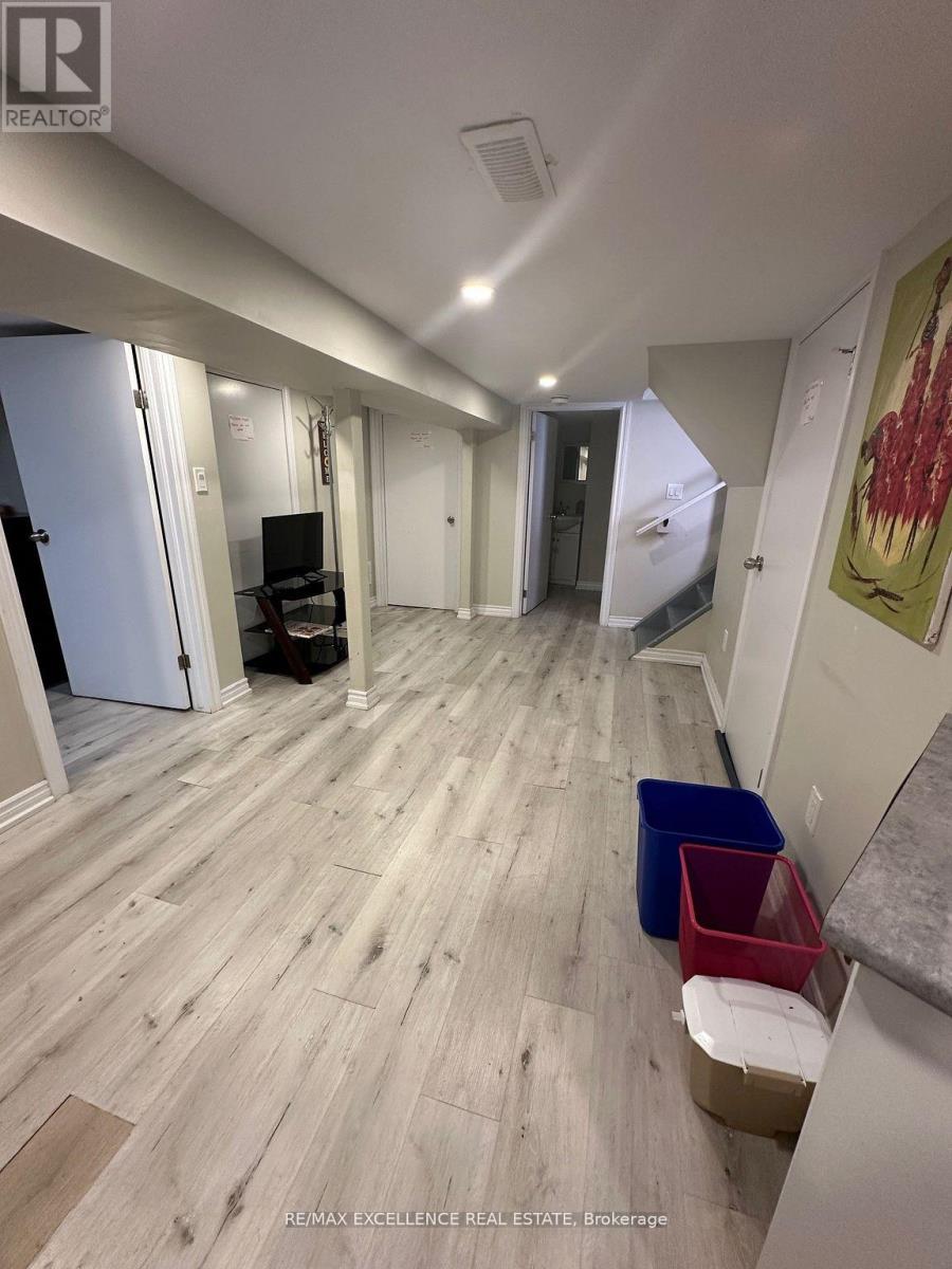 Bsmt - 25 Barnesdale Avenue S, Hamilton, Ontario  L8M 2V1 - Photo 2 - X12540708