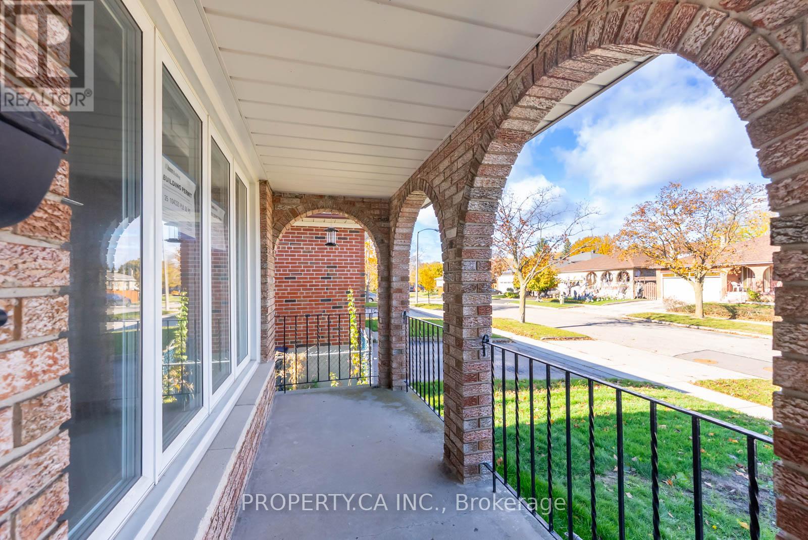 Main - 15 Riant Street, Toronto, Ontario  M1M 3S8 - Photo 2 - E12540718