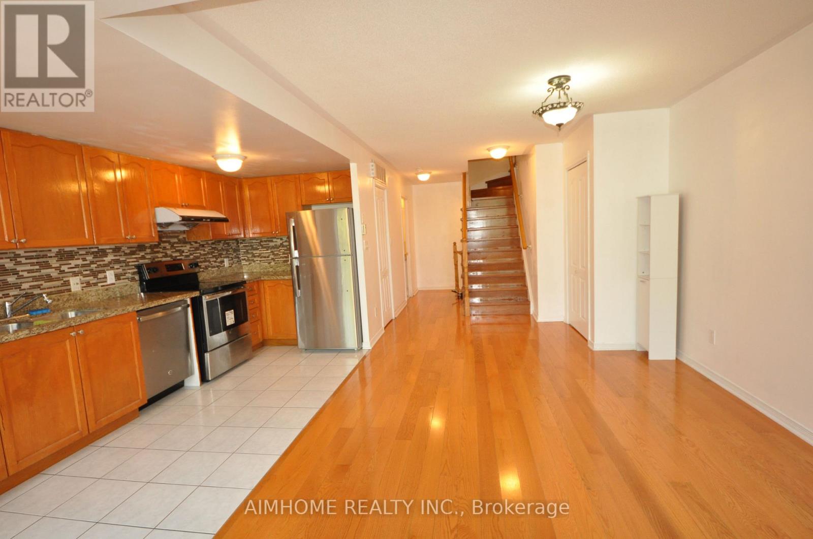 311 - 15 Strangford Lane, Toronto, Ontario  M1L 0E5 - Photo 4 - E12540798