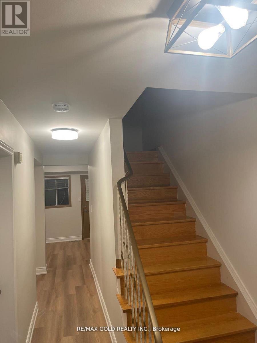 39 Magnolia Avenue, Toronto, Ontario  M1K 3K3 - Photo 13 - E12540828