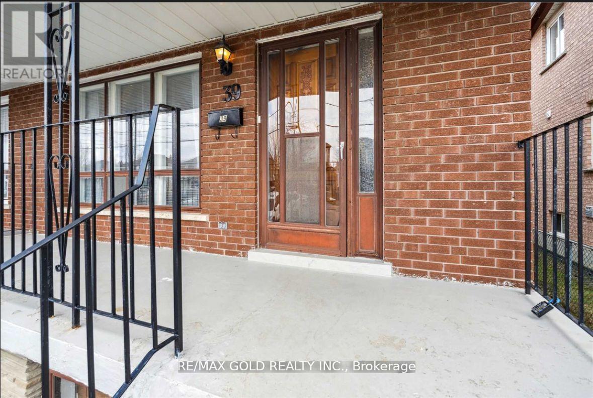 39 Magnolia Avenue, Toronto, Ontario  M1K 3K3 - Photo 3 - E12540828