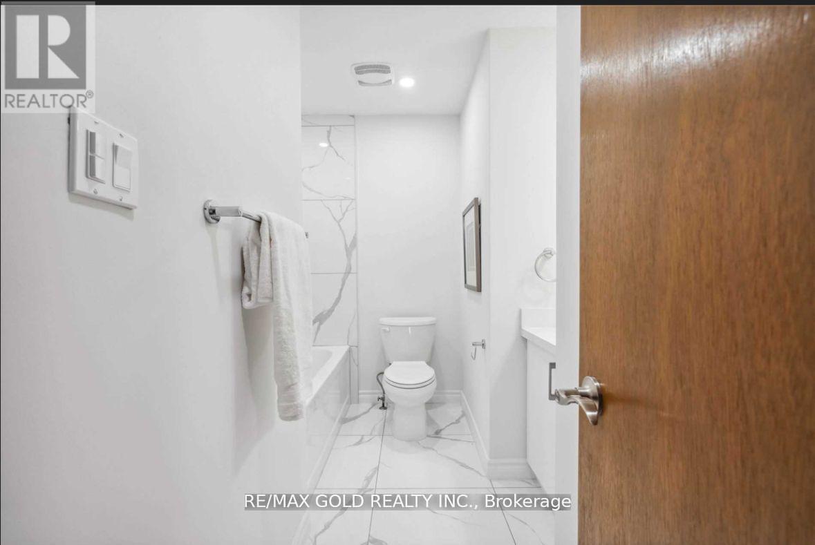 39 Magnolia Avenue, Toronto, Ontario  M1K 3K3 - Photo 8 - E12540828