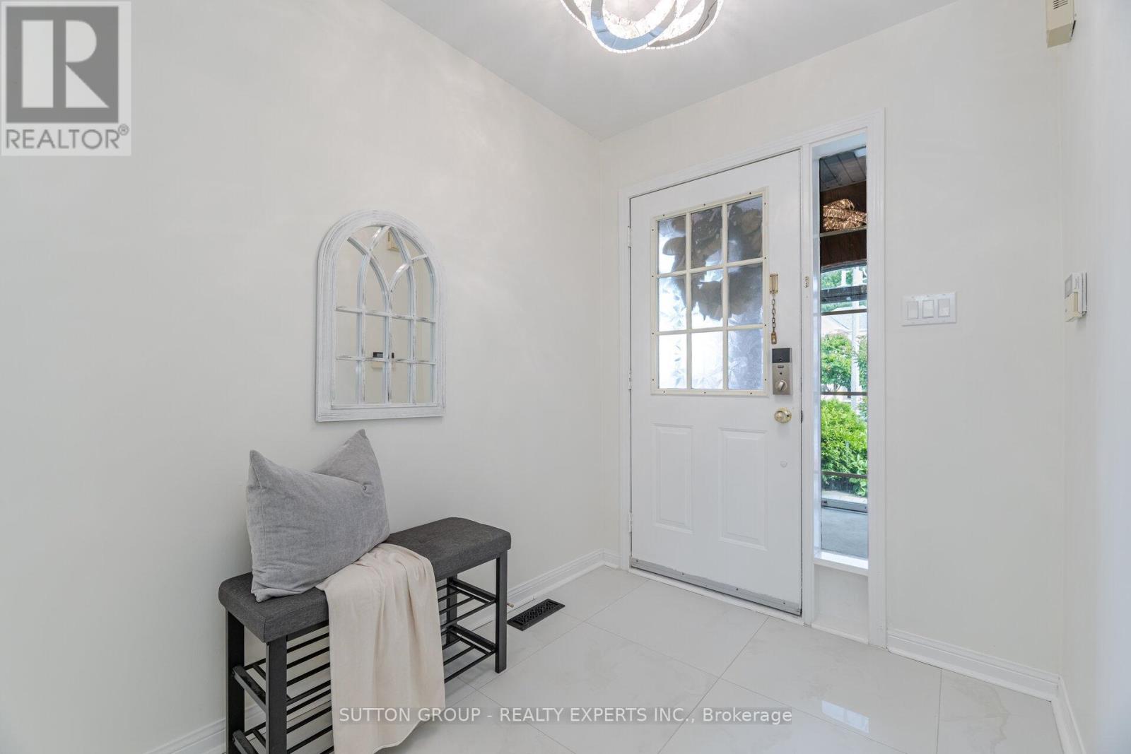 41 Solmar Avenue, Whitby, Ontario  L1R 2Z6 - Photo 6 - E12540834