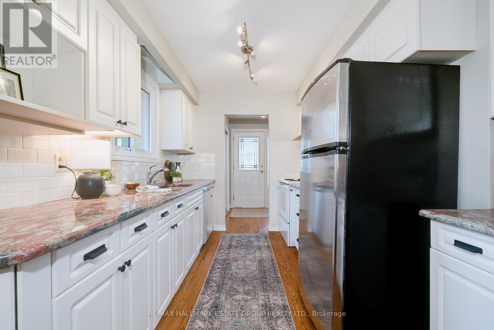 950 Bayshore Court, Pickering, Ontario  L1W 2Y3 - Photo 11 - E12540838