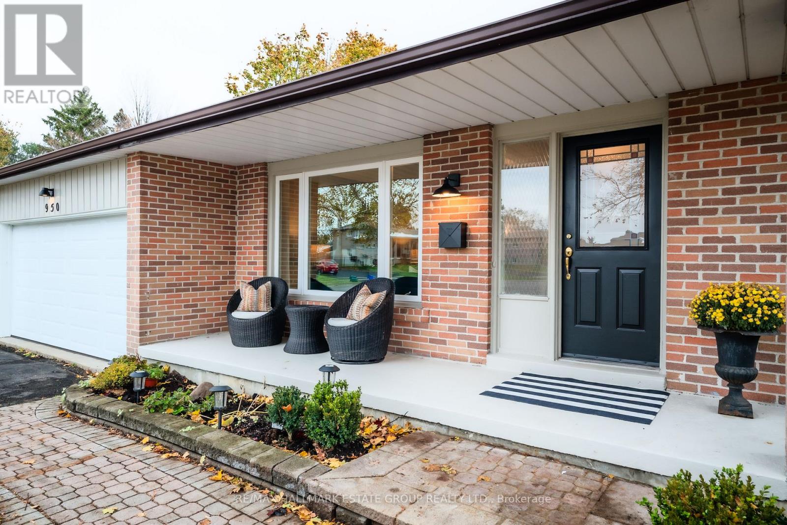 950 Bayshore Court, Pickering, Ontario  L1W 2Y3 - Photo 2 - E12540838