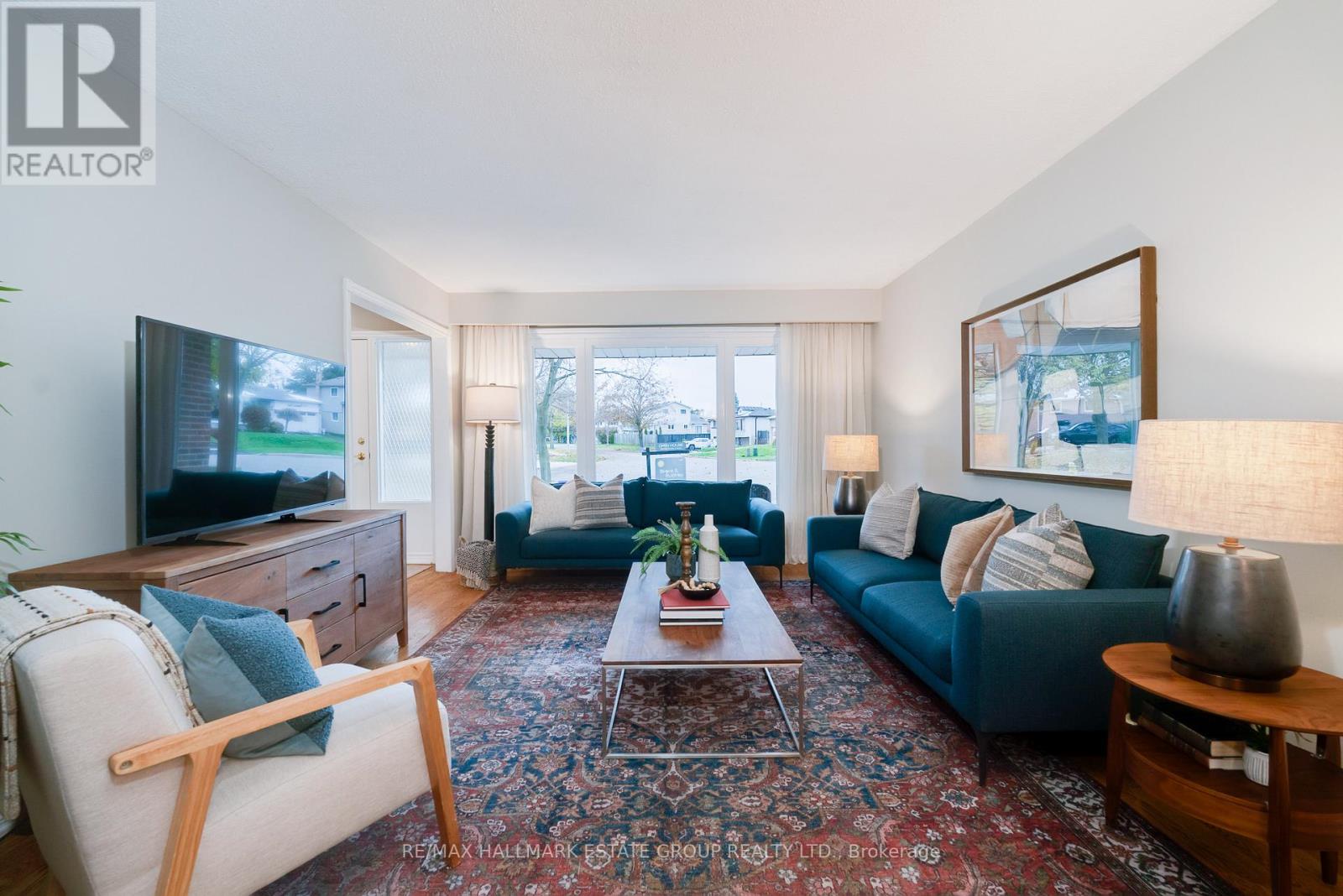 950 Bayshore Court, Pickering, Ontario  L1W 2Y3 - Photo 4 - E12540838