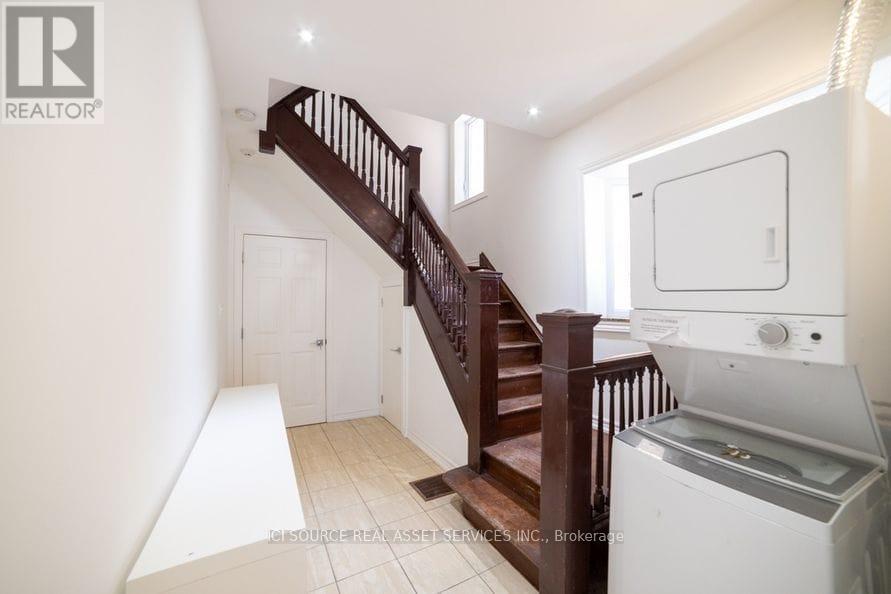 C - 1111 Gerrard Street E, Toronto, Ontario  M4M 1Z9 - Photo 2 - E12540912