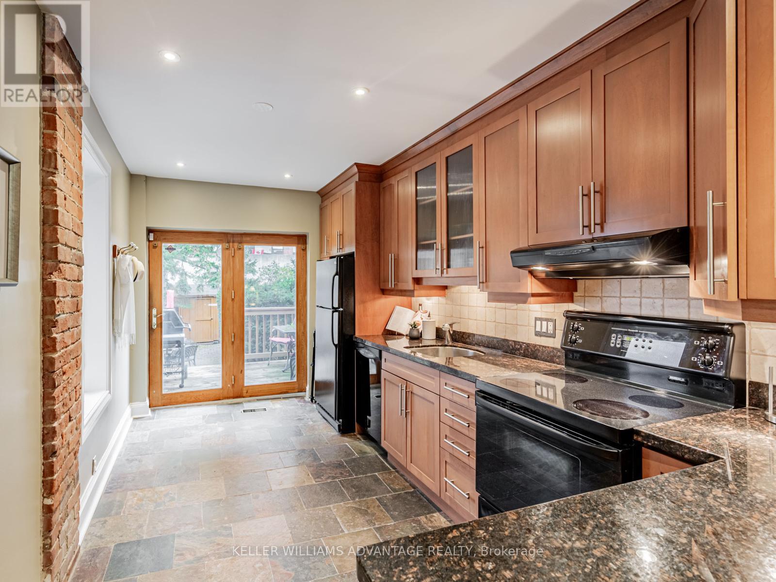 93 Gough Avenue, Toronto, Ontario  M4K 3N9 - Photo 11 - E12541004