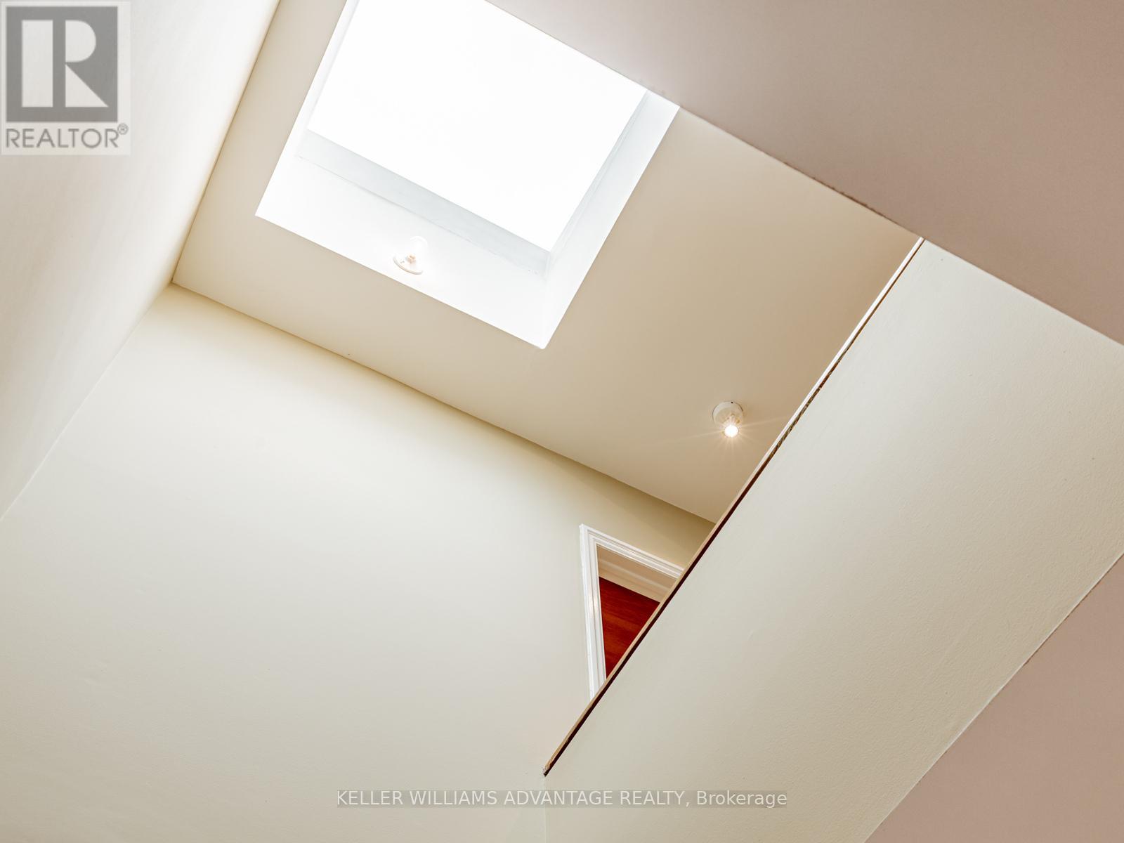 93 Gough Avenue, Toronto, Ontario  M4K 3N9 - Photo 8 - E12541004