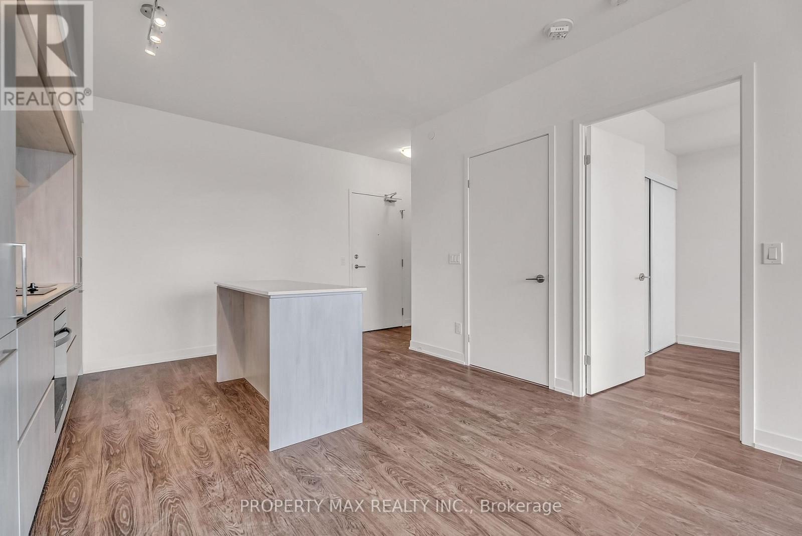 728 - 2 David Eyer Road, Richmond Hill, Ontario  L4S 0N6 - Photo 10 - N12540728