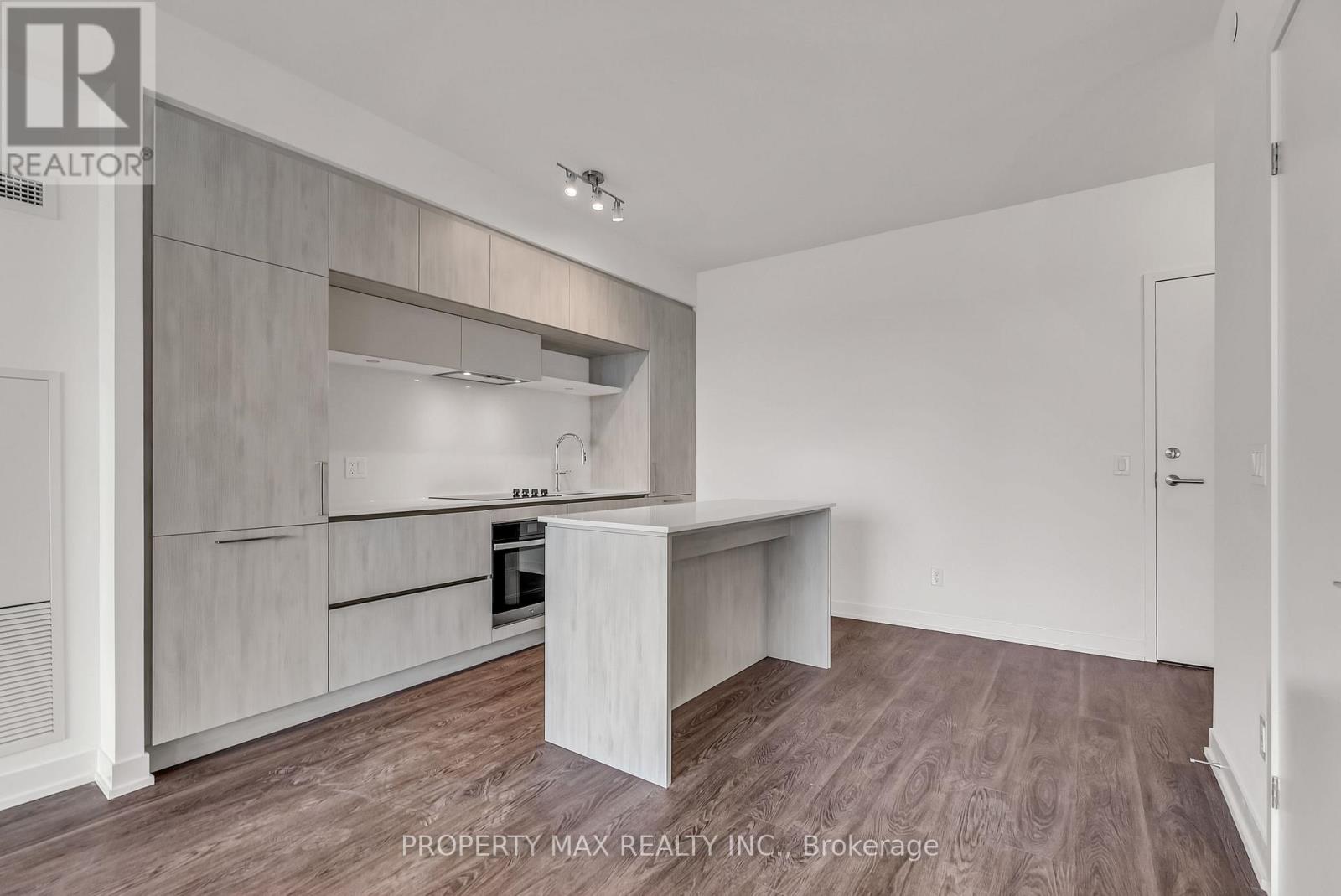 728 - 2 David Eyer Road, Richmond Hill, Ontario  L4S 0N6 - Photo 16 - N12540728