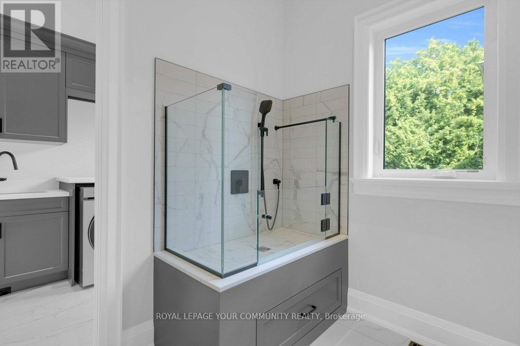 92 Howard Road, Newmarket, Ontario  L3Y 3G7 - Photo 15 - N12540742