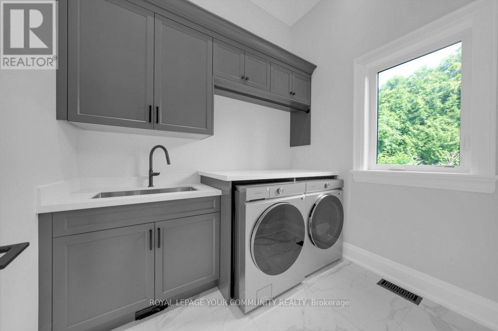 92 Howard Road, Newmarket, Ontario  L3Y 3G7 - Photo 16 - N12540742