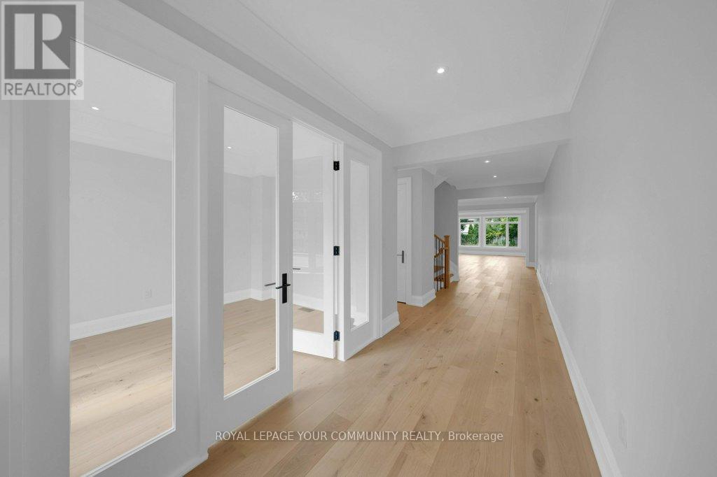 92 Howard Road, Newmarket, Ontario  L3Y 3G7 - Photo 3 - N12540742