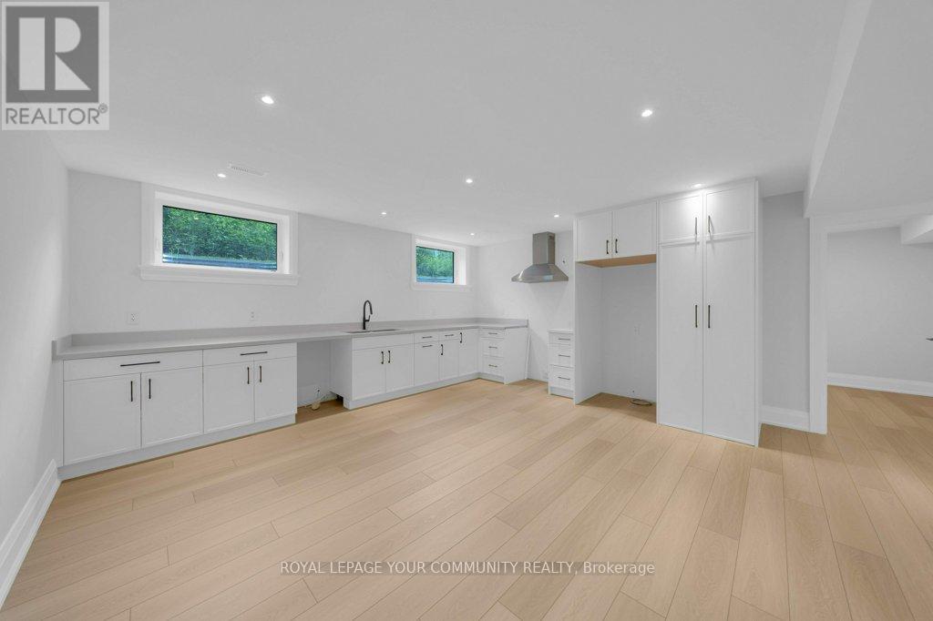 92 Howard Road, Newmarket, Ontario  L3Y 3G7 - Photo 37 - N12540742