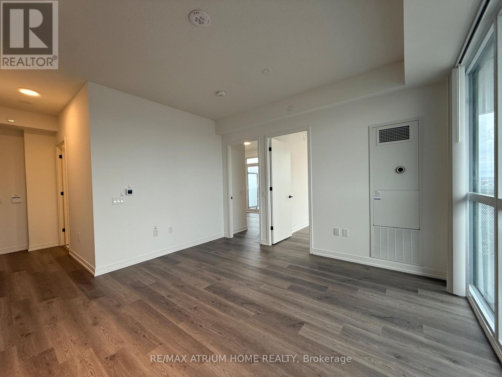 1206 - 8 Interchange Way, Vaughan, Ontario  L4K 0R2 - Photo 3 - N12540774