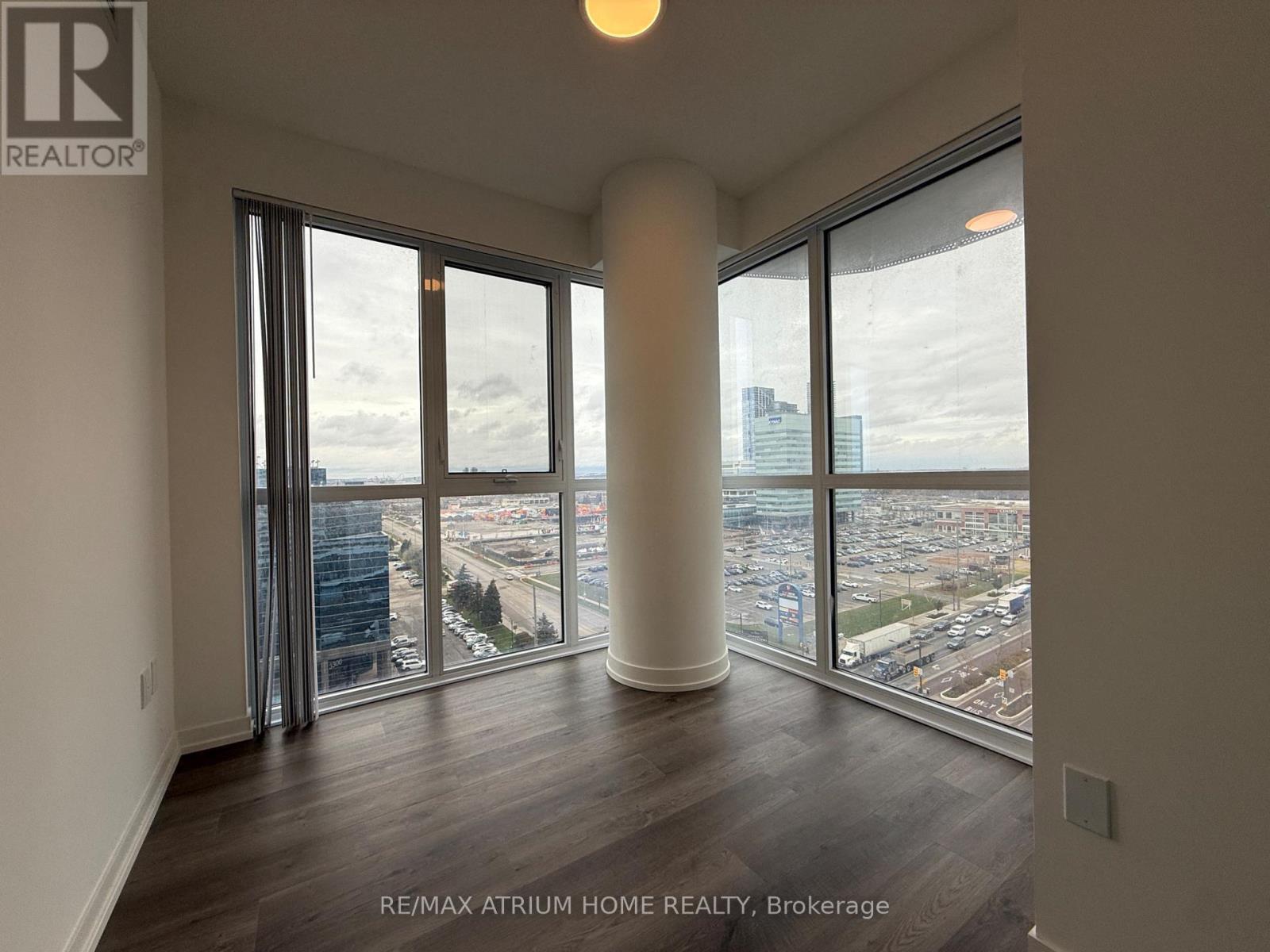 1206 - 8 Interchange Way, Vaughan, Ontario  L4K 0R2 - Photo 6 - N12540774