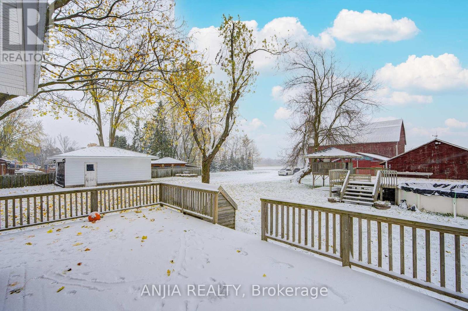 7092 Simcoe County 27 Road, Essa, Ontario  L0L 2N2 - Photo 10 - N12540816