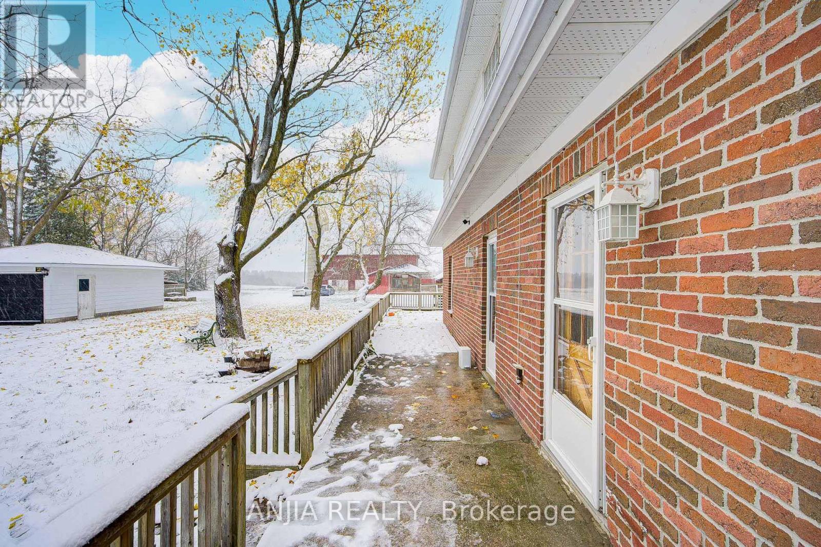 7092 Simcoe County 27 Road, Essa, Ontario  L0L 2N2 - Photo 12 - N12540816